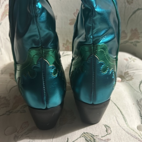 Azalea Wang Knox Metallic Cowboy Boot - Picture 7 of 7